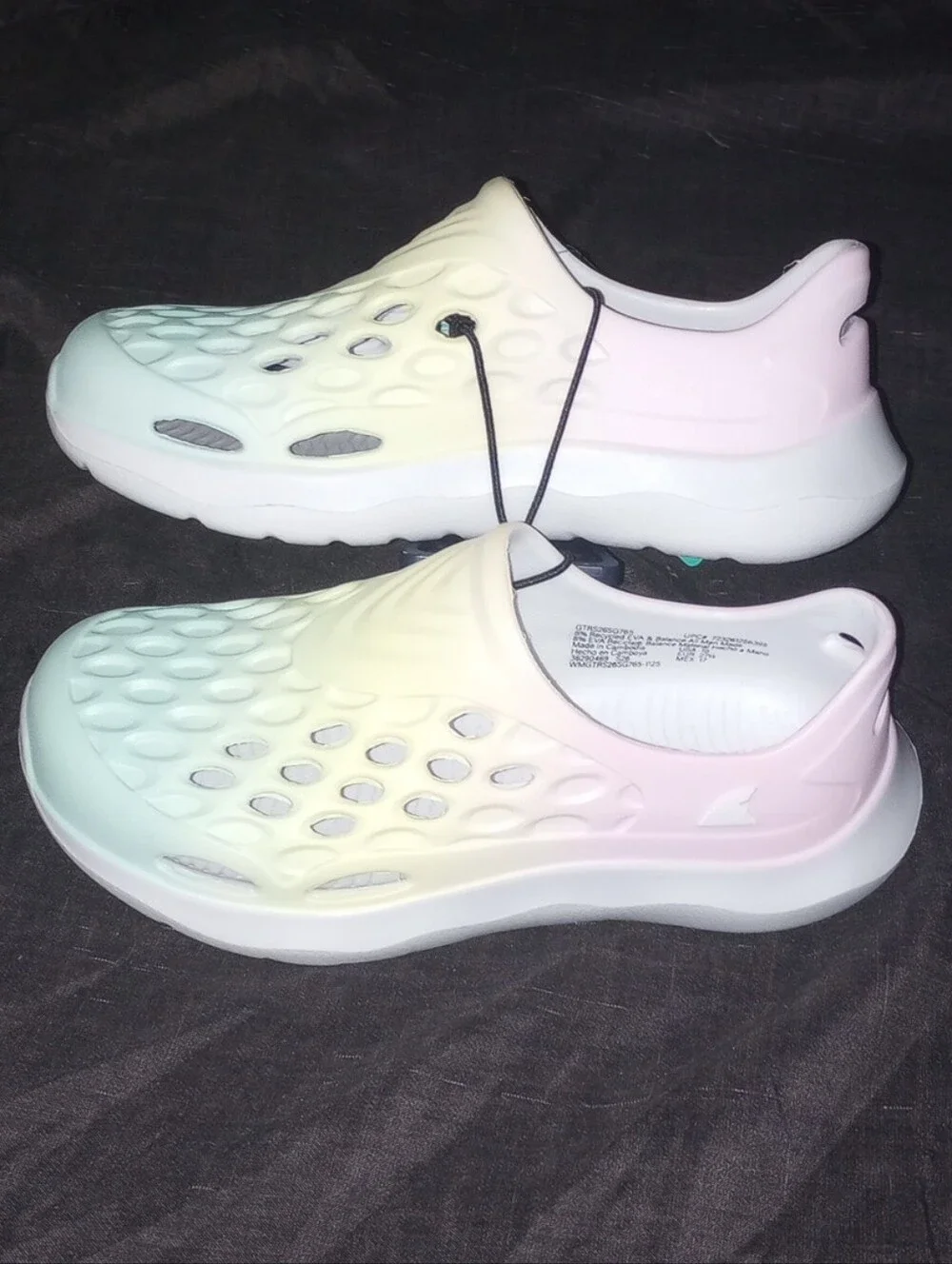 NWT Rugged Shark Slip-On Clogs in Pastel Ombre, Size 10